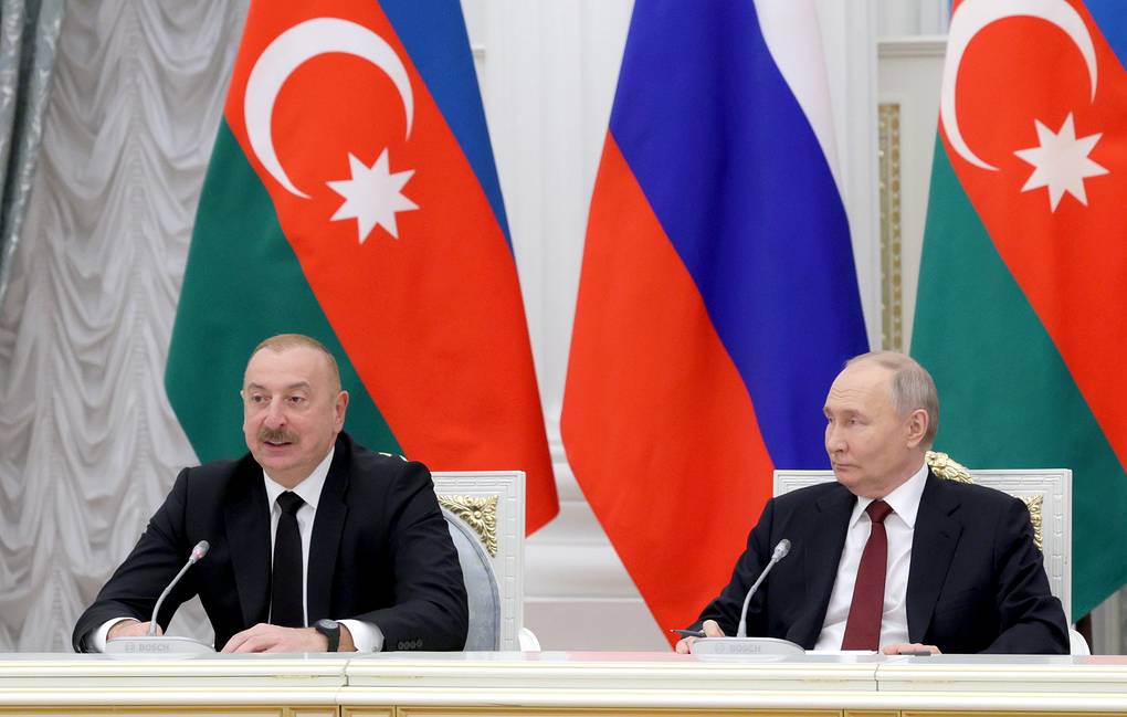 Putin invites all countries to develop North - South transport corridor