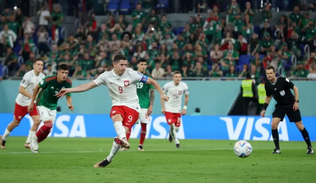 Lewandowski denied first World Cup goal in Mexico Poland stalemate