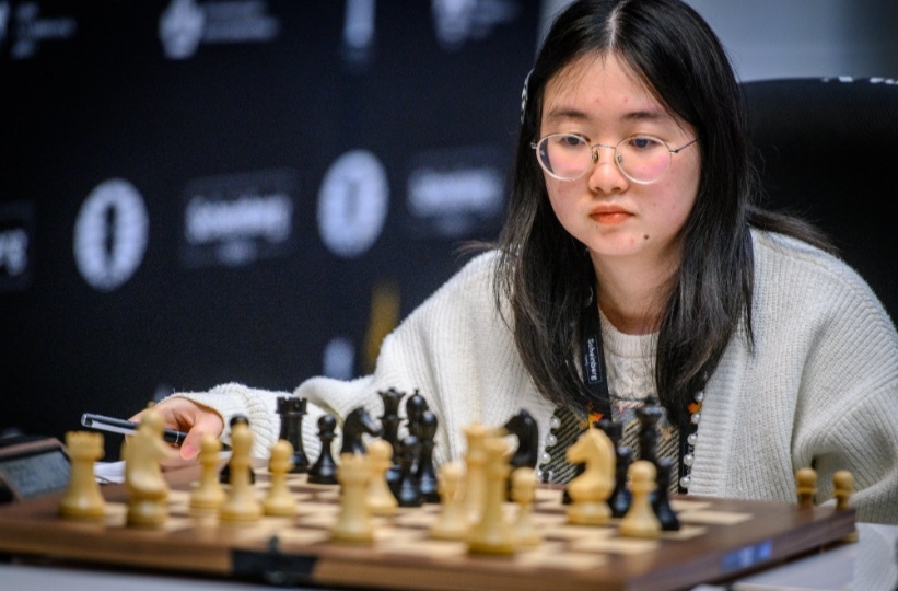Tan Zhongyi Sole Leader Again in FIDE Candidates
