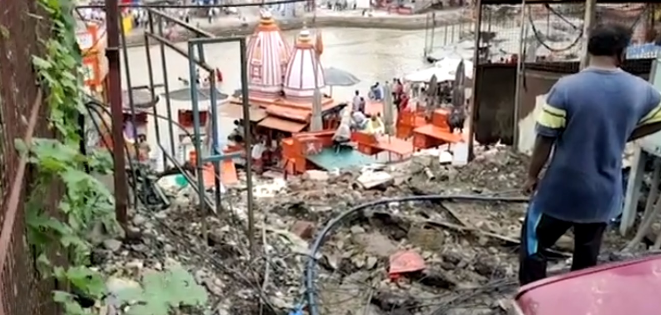 हरिद्वार में गिरी आकाशीय बिजली से दीवार-ट्रांसफार्मर ध्वस्त; जान का नुक्सान नहीं
