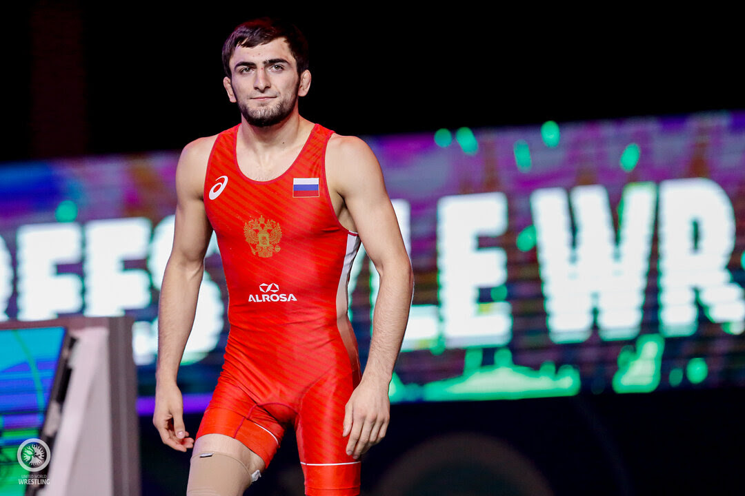 Sadulaev Helps Russia Go 4-for-4 in FS Semifinals
