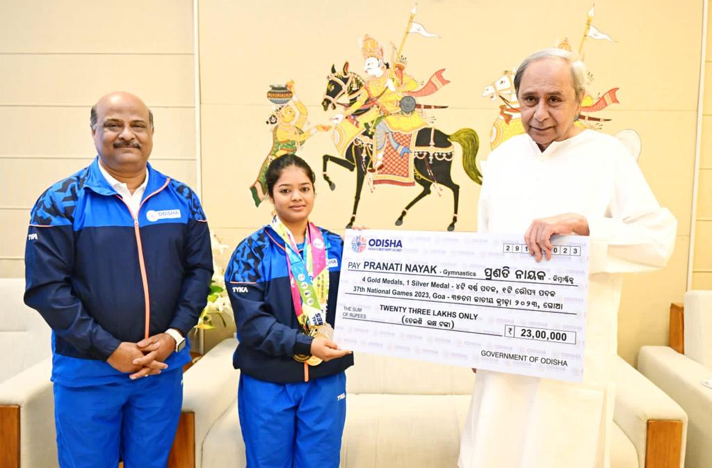 CM felicitates Golden Gymnast with cash award for her outstanding performance at National Games