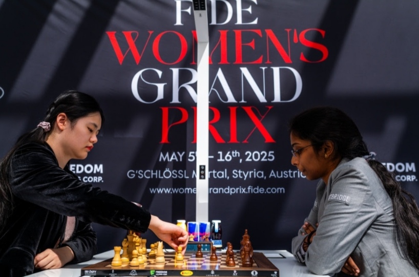 Hat-trick for Zhu Jiner after stunning Vaishali Rameshbabu in FIDE WGP Austria