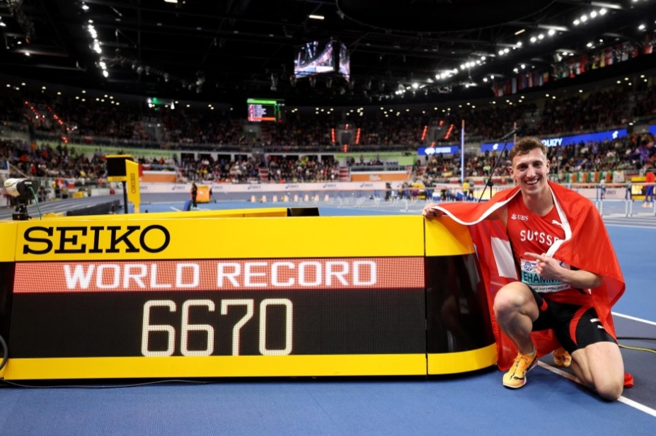 Records tumble on second day of action at World Indoors