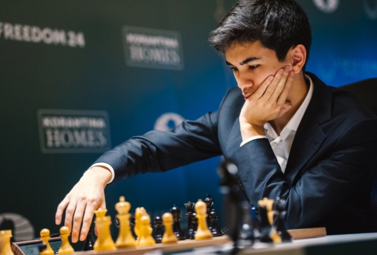 Candidates clash: Sindarov breaks away, Caruana falls behind