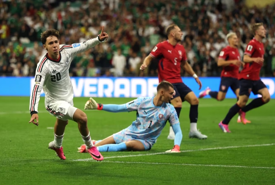 Second half trippling help co-hosts complete a perfect group stage, while Czechia's competition comes to an end