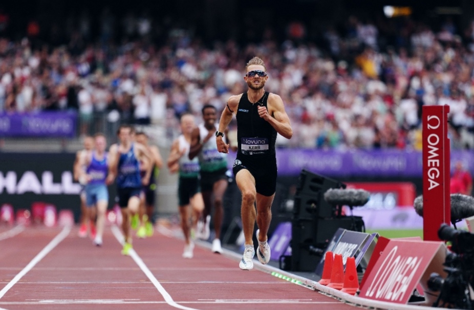 Kerr breaks world mile record with 3:42.66 in London