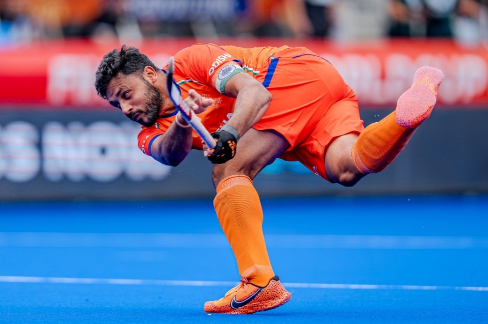 Defending champions make winning start as USA hold Las Leonas to a draw while Team India won the match against Wales
