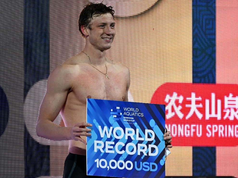 South Africa claimed two famous wins on Friday night in Uzbekistan as Coetze broke his first career World Record