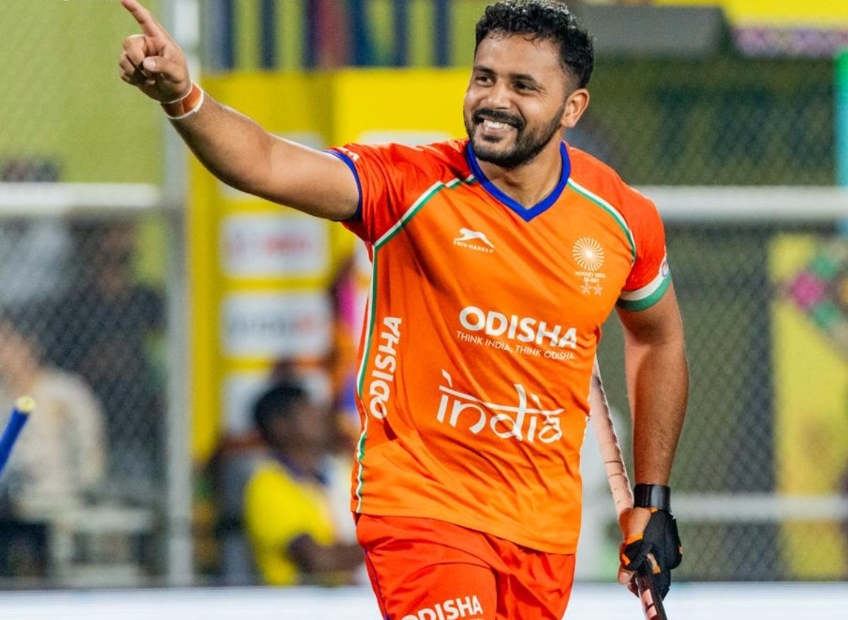 Defending champions India maintain their lead at the top of the points table with two wins from as many matches despite China showing some fight before the hosts won comfortably