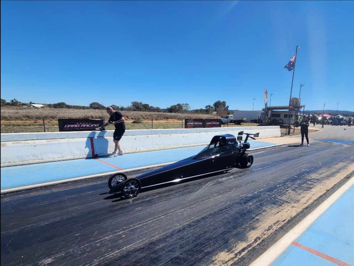 Andra racers light up the desert as new title chase begins