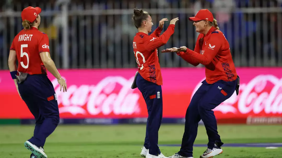 Smith and spinners send England to big win over South Africa