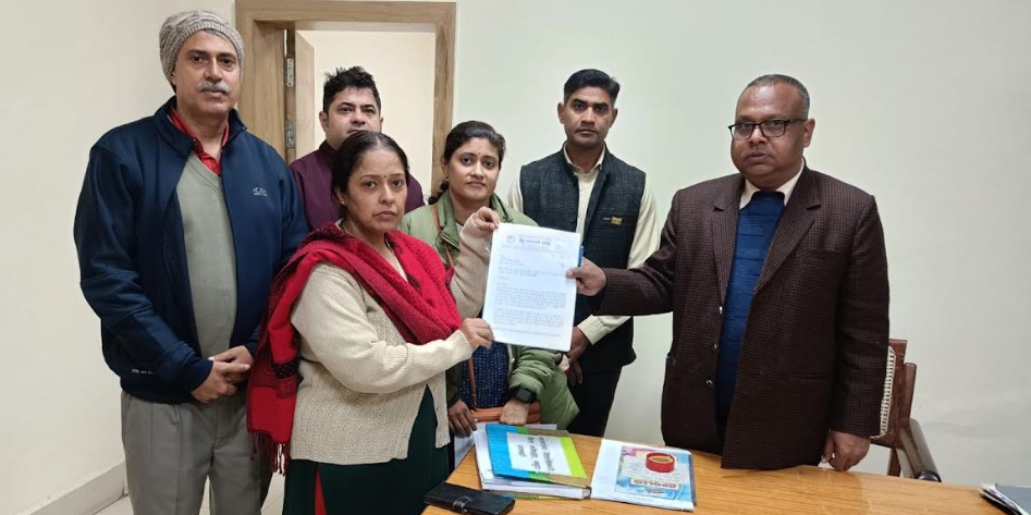 धार्मिक नगरी मथुरा में 'सनी लियोनी' के अशोभनीय कार्यक्रम पर रोक लगाने हेतु मांग !