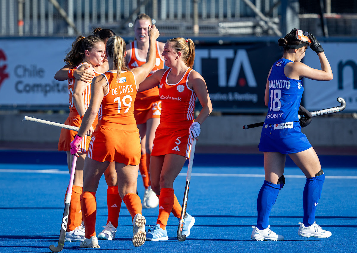 Netherlands dominate again as Chile keep their hopes alive on a thrilling Day in Santiago