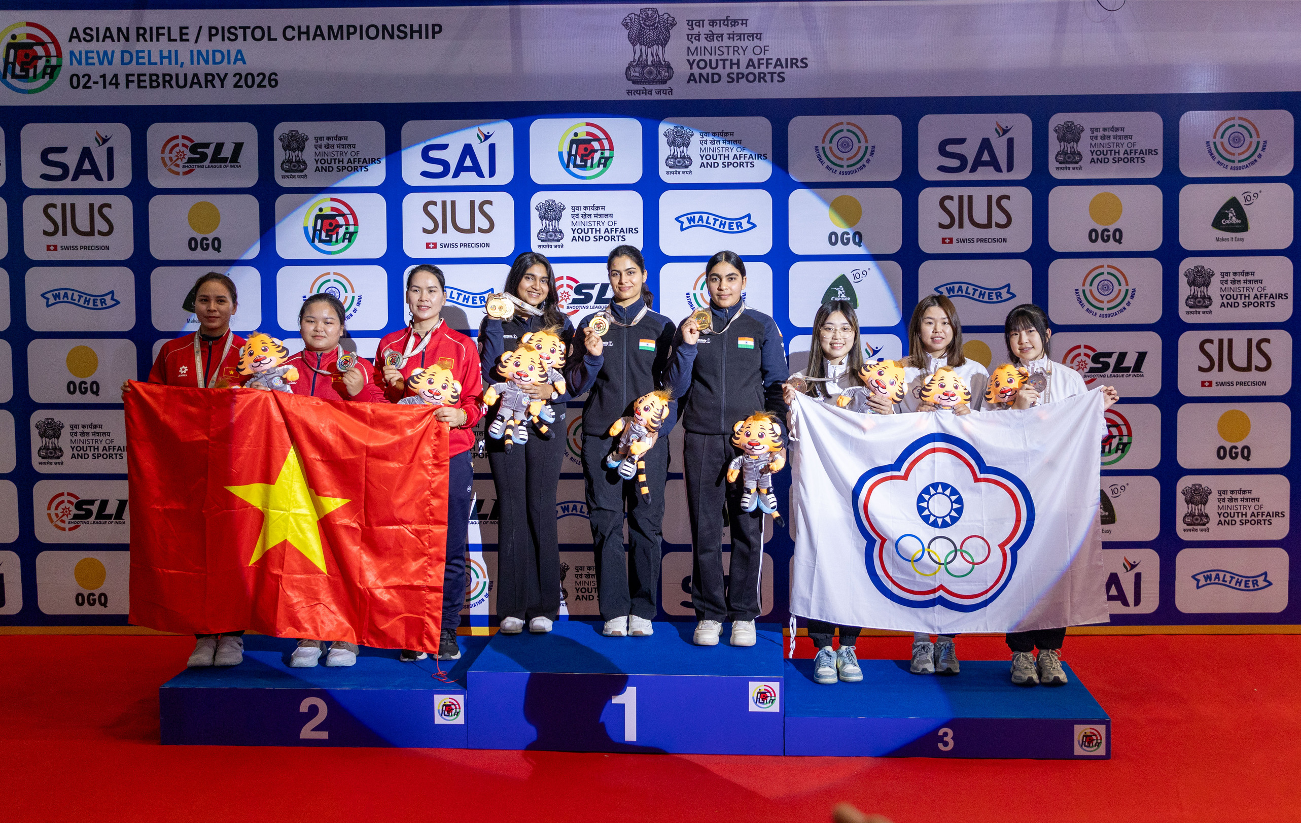 Esha wins second career Asian Championship gold as India win nine medals on day one to lead the standings
