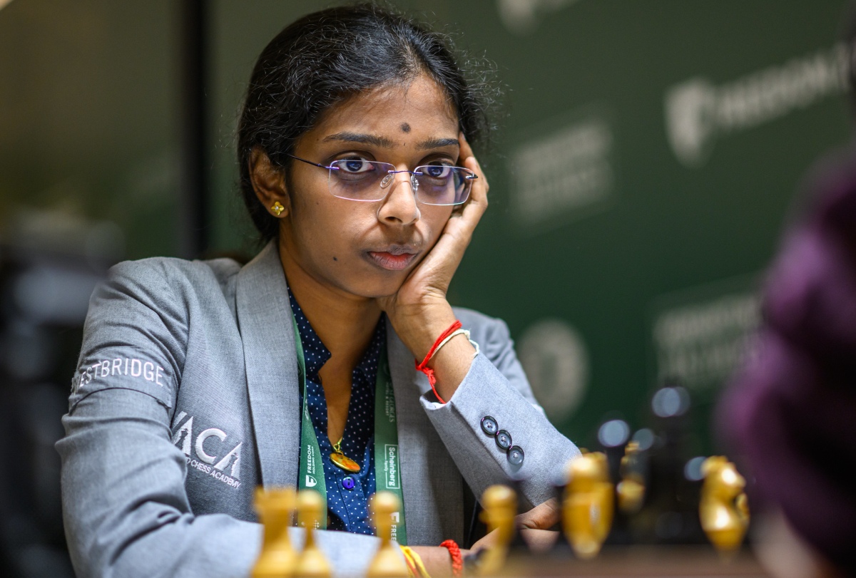 Chess wants to conquer Japan, with the best women chess players as ambassadors
