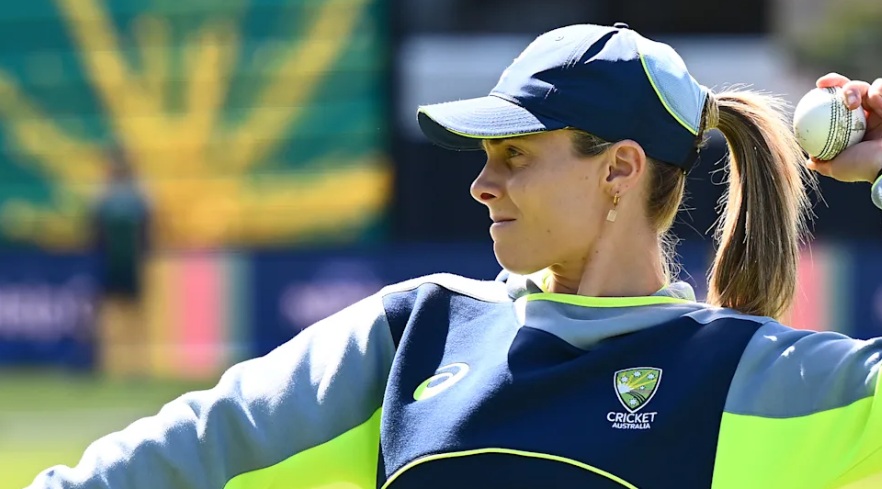 What excites me most is the balance of our squad - Sophie Molineux