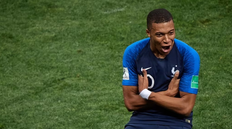 Mbappe brace sent France into the knockout stage