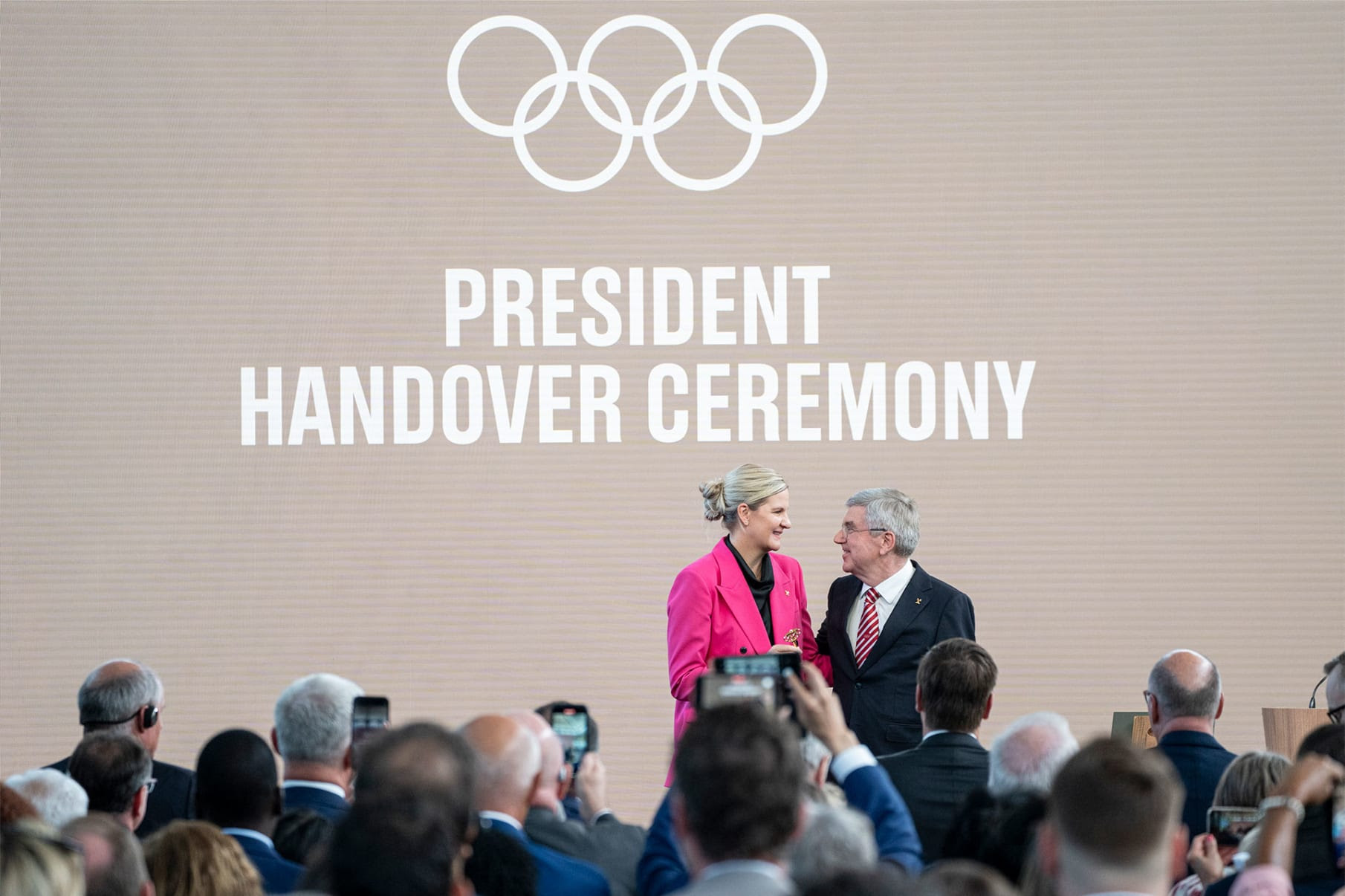 Thomas Bach passes presidency to Kirsty Coventry - Olympic history at the IOC!