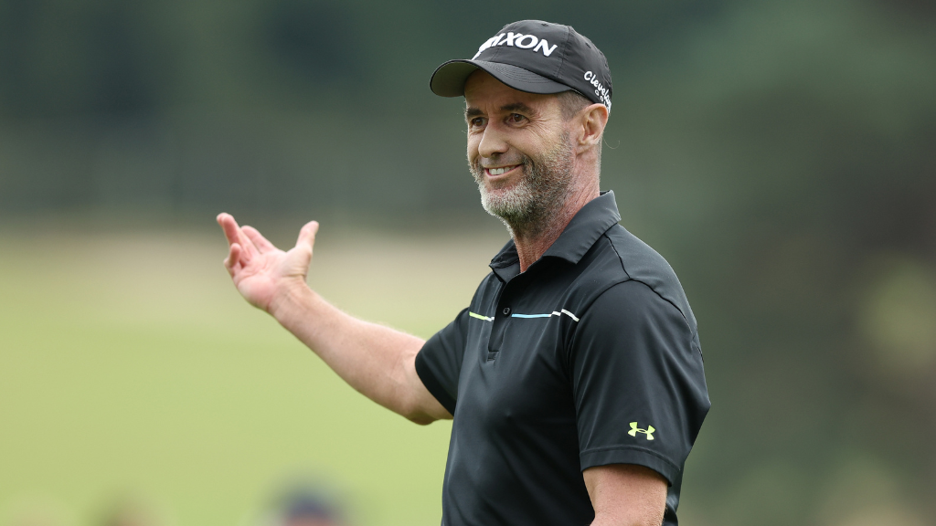 Hensby one back as Alker leads Senior Open