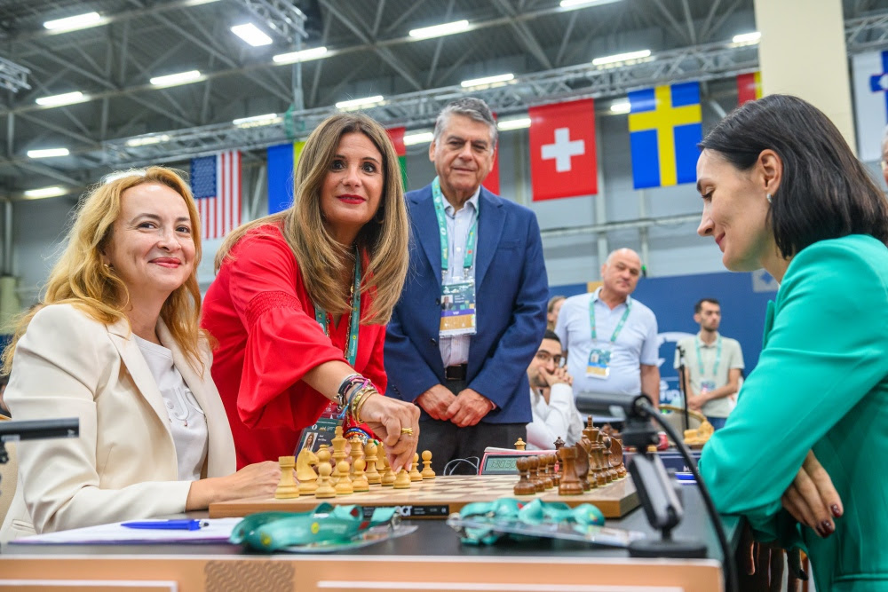 Bluebaum and Sarin seize the lead, as World Champion continues to struggle at FIDE Grand Swiss 2025