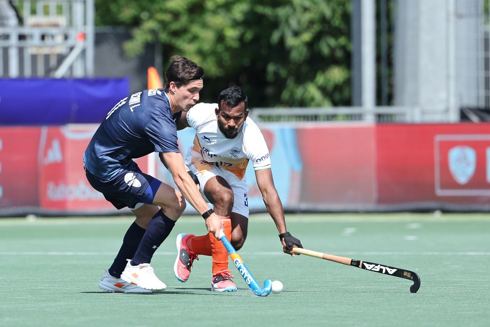 Hosts continue dominant display in Amsterdam as India go down to Argentina
